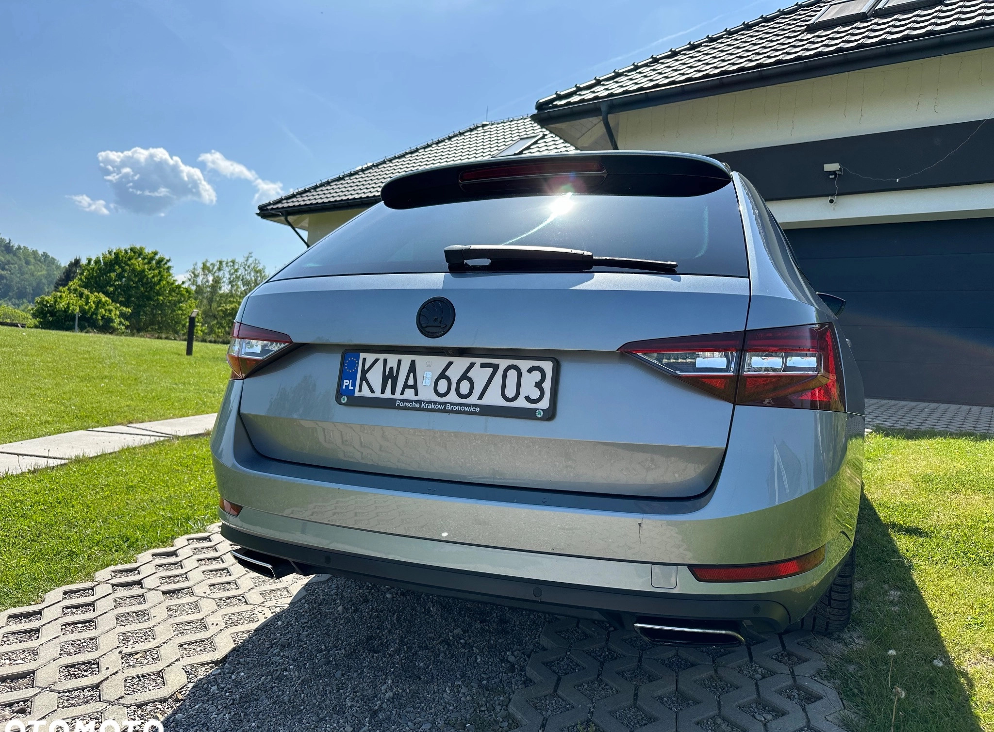 Skoda Superb cena 109400 przebieg: 119600, rok produkcji 2017 z Andrychów małe 781